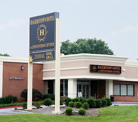 Hagerstown Hotel And Convention Center ヘイガーズタウン エクステリア 写真